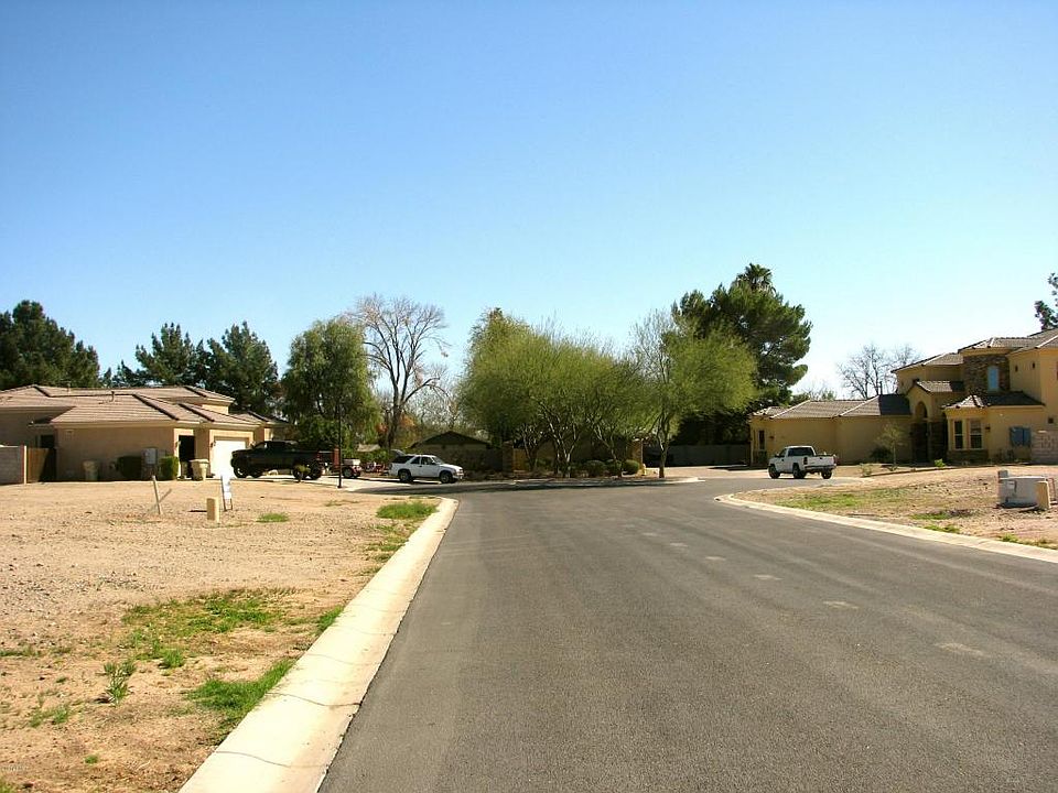 1st image of 8033 W Vista Ave