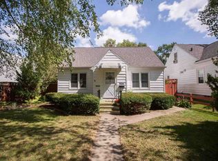 2219 W 7th St, Waterloo, IA 50702