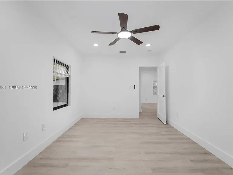 5220 SW 6th St — Photo 42