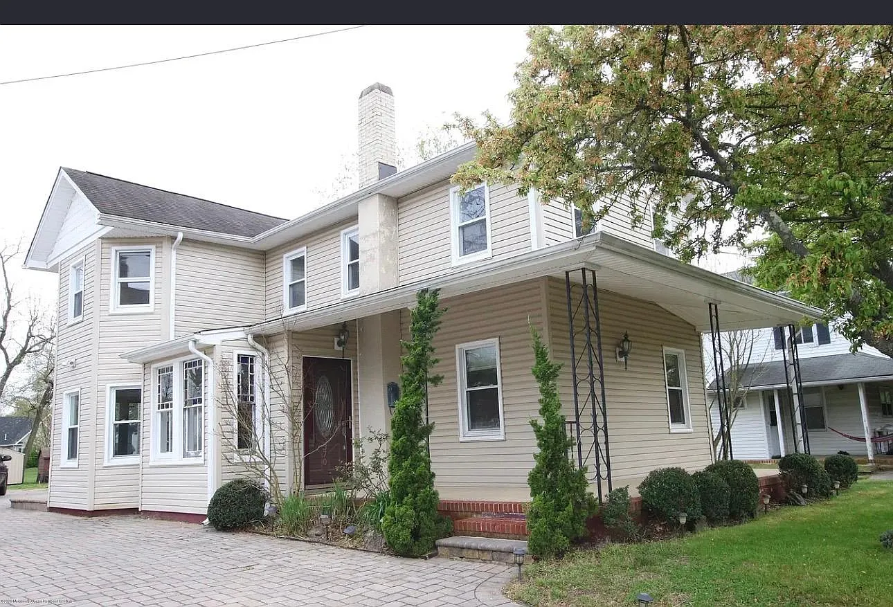 4 bed, 1800 sqft, $2,490 — Photo 3