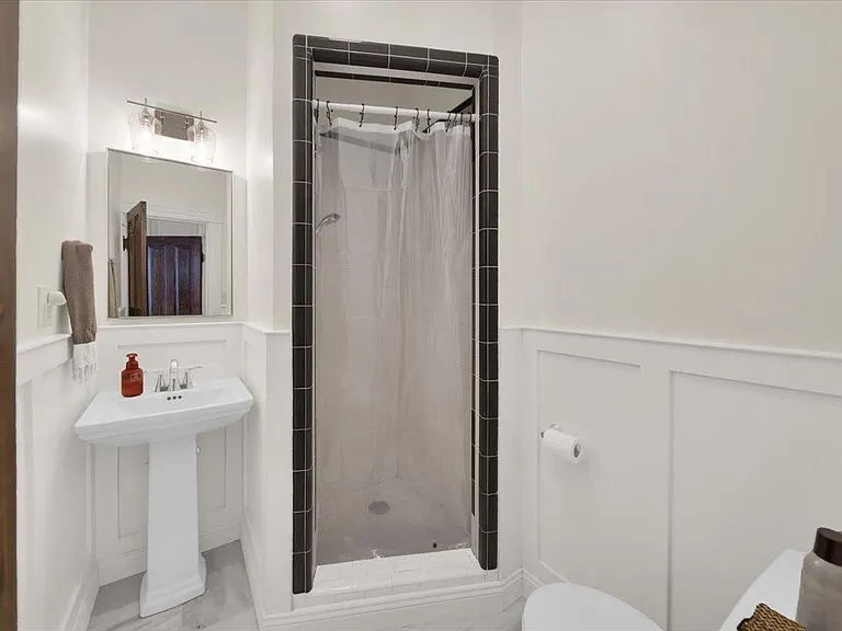 1527 Floyd Ave — Photo 33