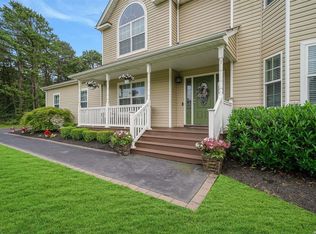 30 Conservation Circus, Ridge, NY 11961