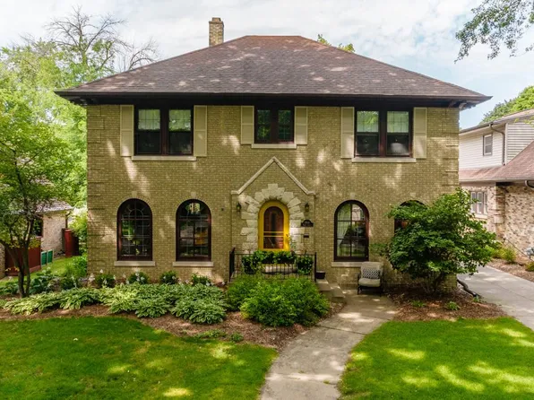 1941 Forest STREET, Wauwatosa, WI 53213