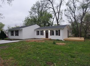 1912 Sun Valley Rd, Saint Joseph, MO 64507
