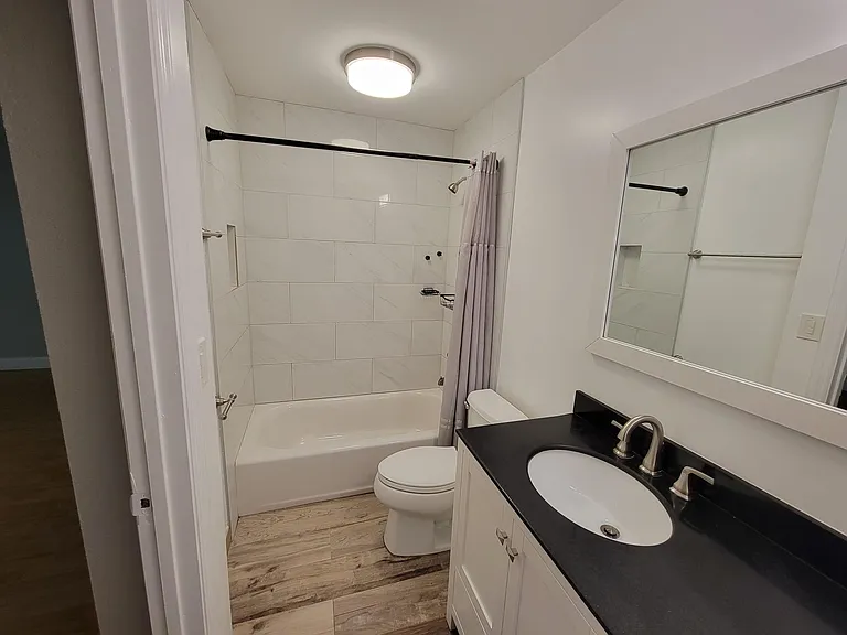2FL MASTER BATH