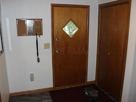 4th image of 601 4th Ave E