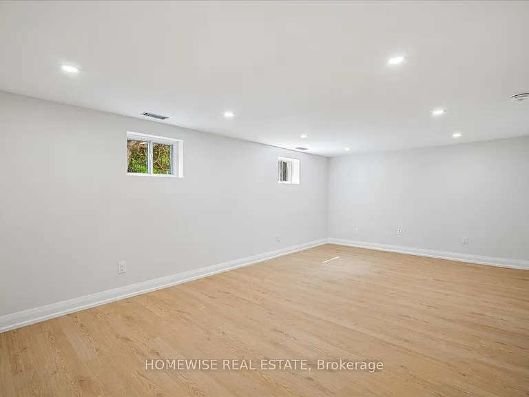 2182 Courtland Dr — Photo 43