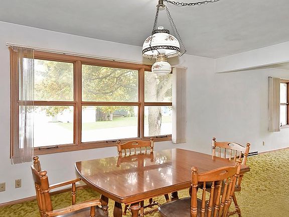 5th image of 646 13th St NE