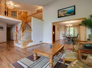 5760 Rosewood Ln N, Plymouth, MN 55442