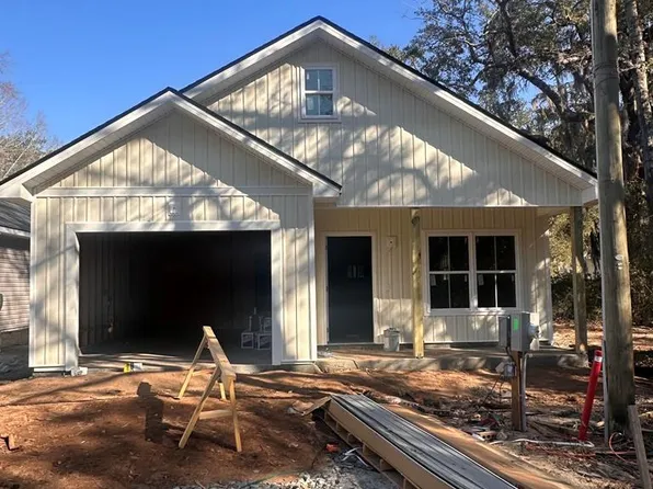 207 Wilson Ave, Hinesville, GA 31313