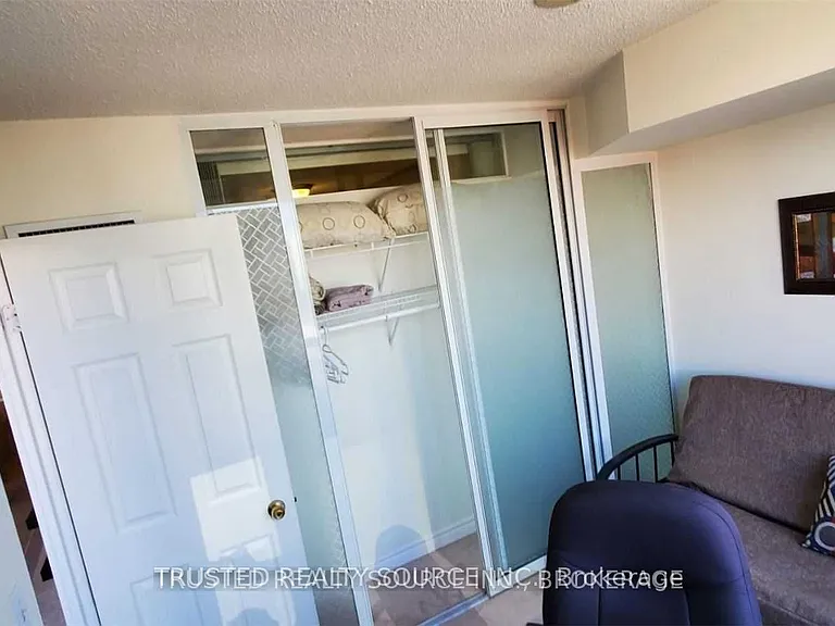43 Eglinton Ave E #1808 — Photo 15