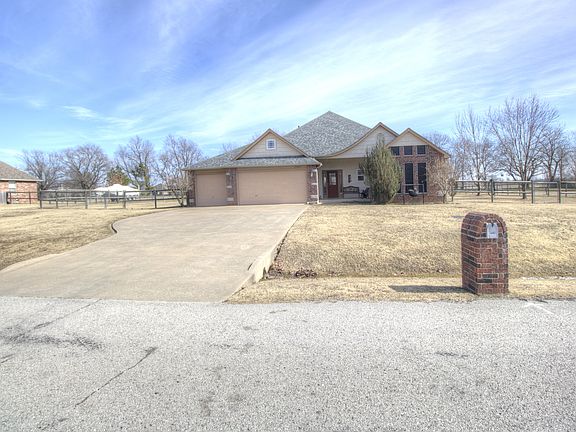 3rd image of 22065 Riverwood Dr