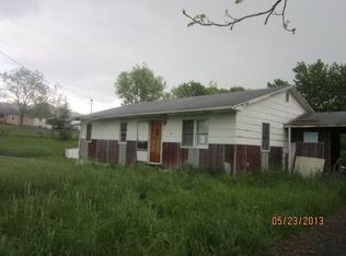 112 High St, Meadow Bridge, WV 25976