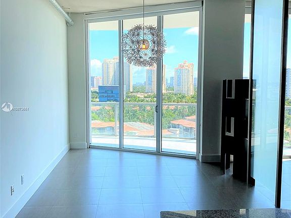 5th image of 3029 NE 188th St APT 916