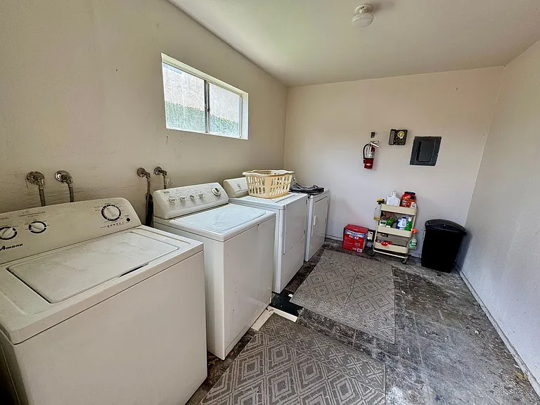 7631 Ellis Ave #B — Photo 18