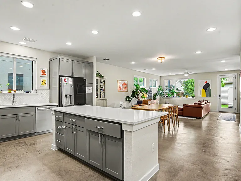 5349 Ellsworth Ave — Photo 4