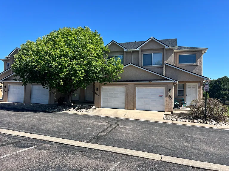 2070 Gonzaga Point — Photo 39