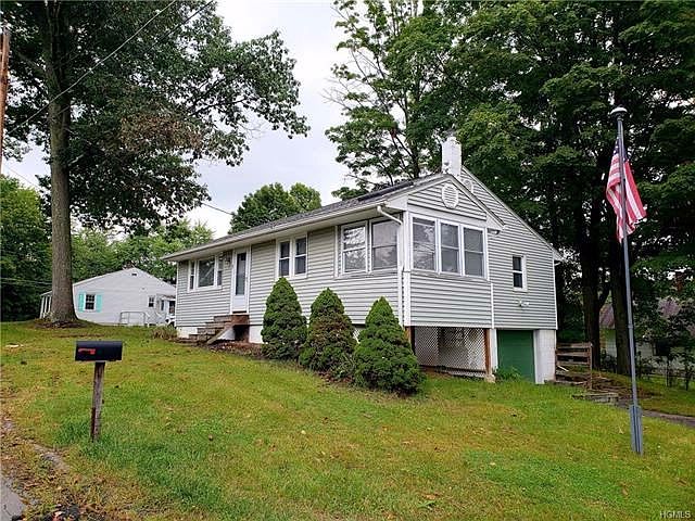 1st image of 5 Carrie Ln
