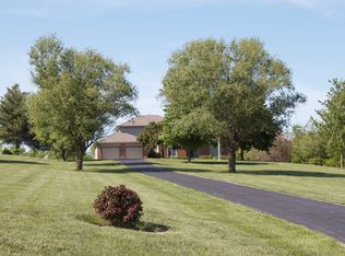 112 Broken Bridge Ln, Platte City, MO 64079