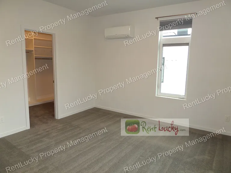4304 Evanston Ave N — Photo 22
