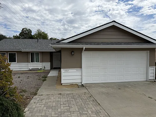 1557 Southwood Dr Photo 1