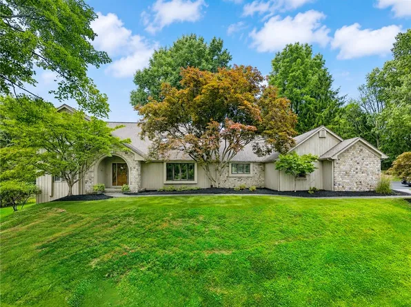 4 Pond View Dr, Pittsford, NY 14534