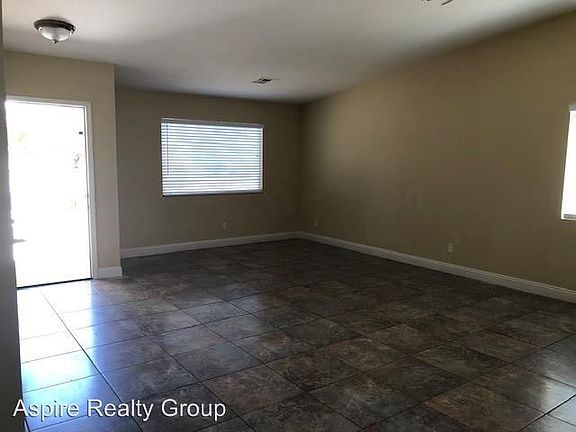 5th image of 2913 Fern Crest Ave