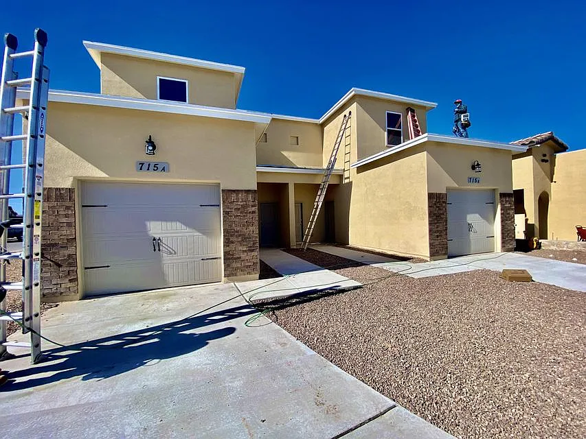 Building Photo - 715 Hc Gilbert Minjares Dr #B-A&B