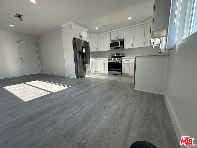 1145 S Holt Ave #8 — Photo 5