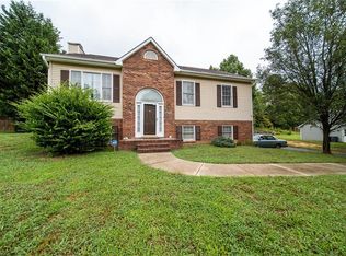6849 Salem Quarter Rd, Belews Creek, NC 27009