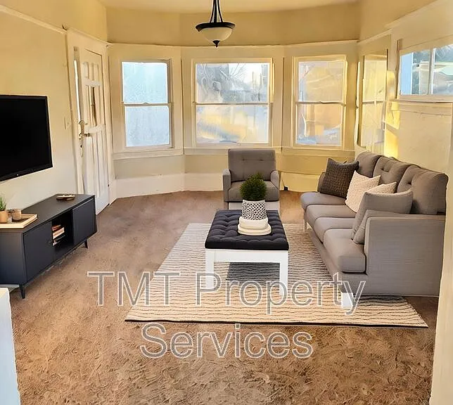 719 19th St #1 — Photo 3