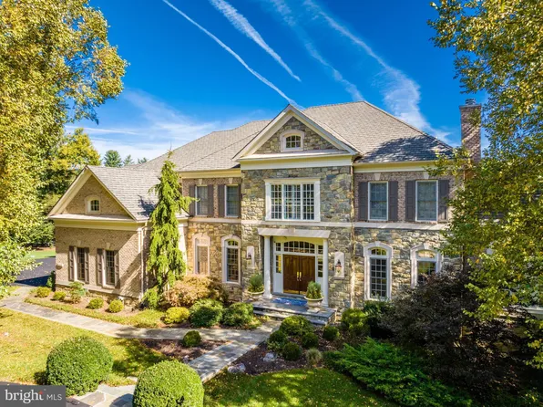 9860 Walker Glen Ct, Great Falls, VA 22066