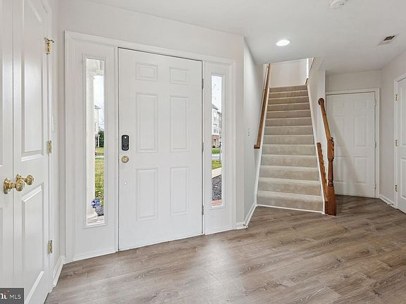 3rd image of 42712 Twinleaf Dr