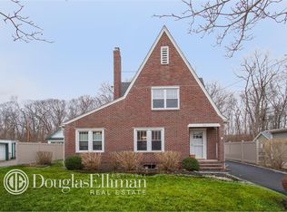 100 Kohr Rd, Kings Park, NY 11754