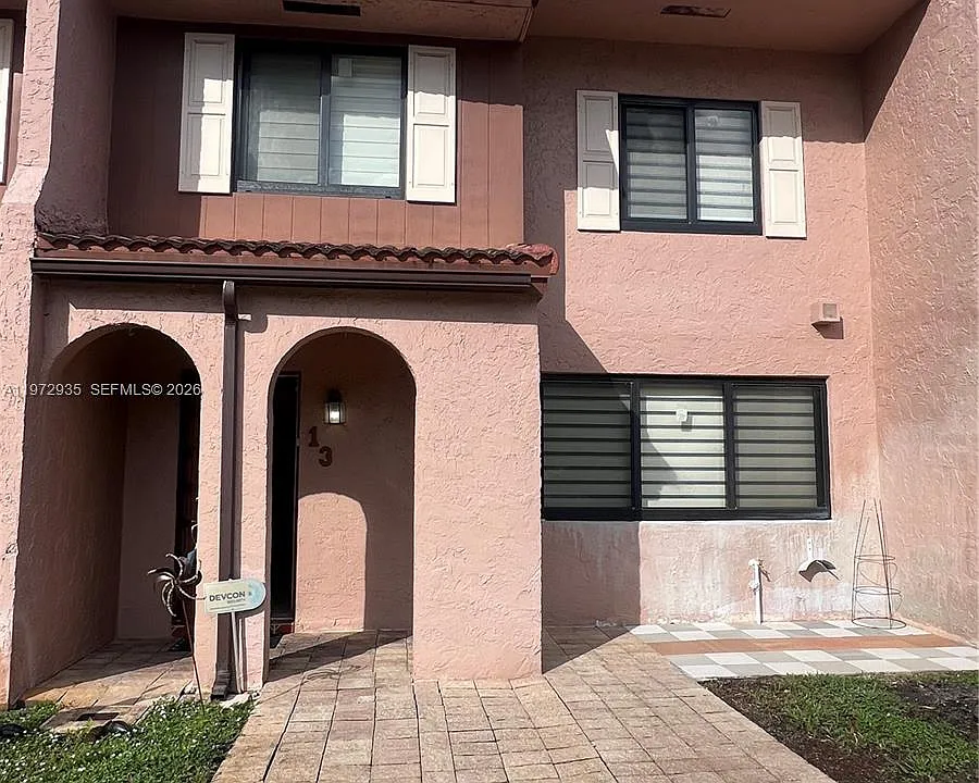 13 Matador Ln