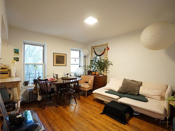 3rd image of 879 Park Ave #3