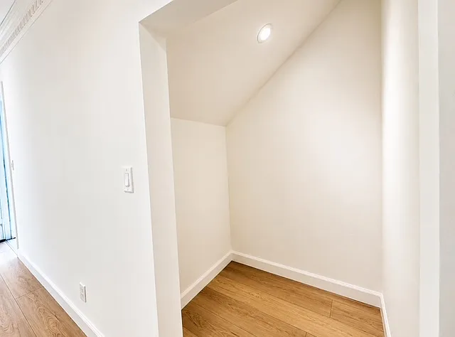 1841 Winona Blvd #1 — Photo 4