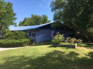 702 Twin Diamond Rd, Roswell, NM 88201