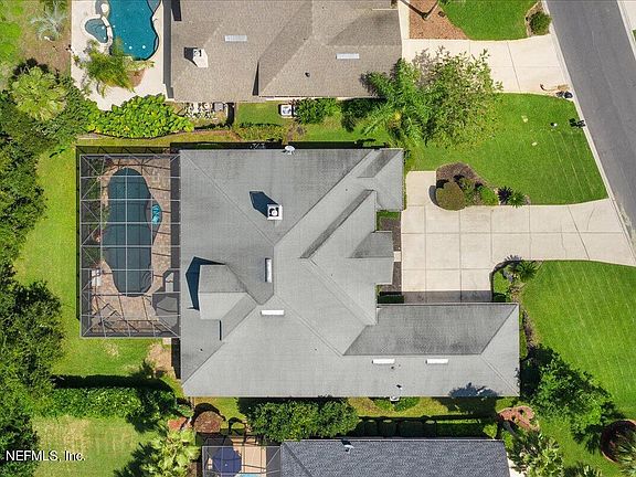 5th image of 2326 W Clovelly Ln