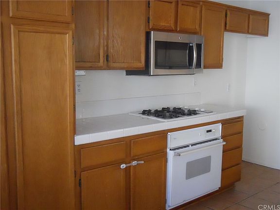 4th image of 523 E Calora St