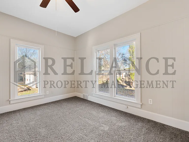 215 N King St — Photo 20