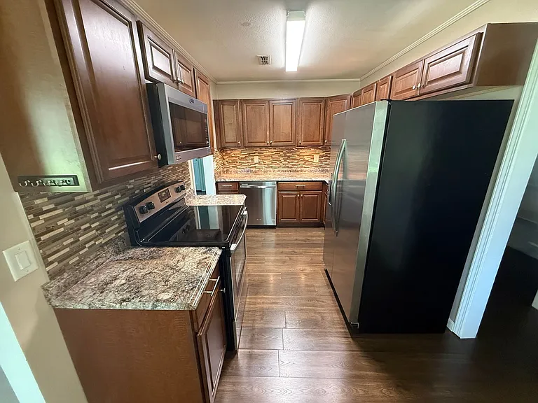 15 Lindsey Ter NW — Photo 9