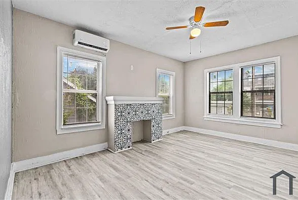 1 bed, 730 sqft, $899 — Photo 2