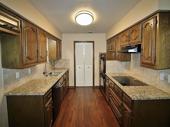 3rd image of 1025 Clover Dale Ln