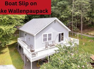 133 Lightning Way, Paupack, PA 18451