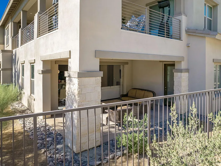 502 Retreat Cir — Photo 49