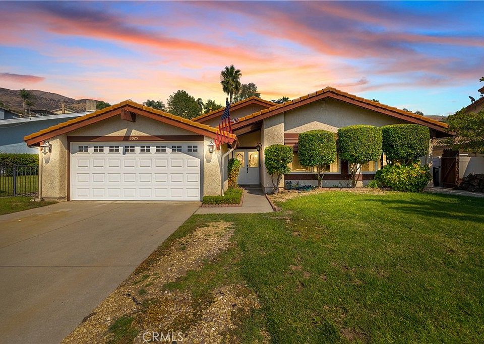 1st image of 3025 Small Canyon Dr