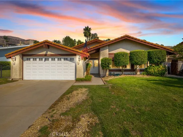 3025 Small Canyon Dr, Highland, CA 92346