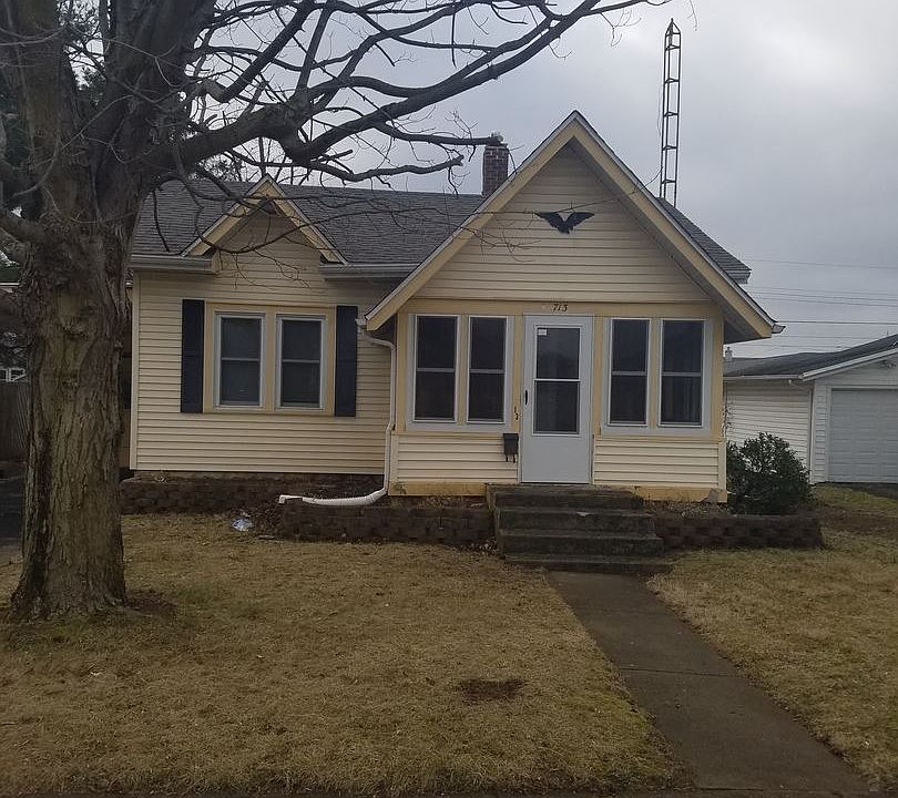 1st image of 713 W 22nd St