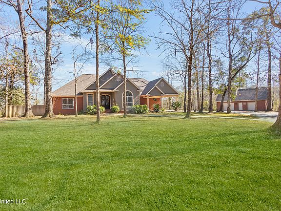 2nd image of 1400 Magnolia Bluff Dr